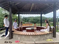 眺めの良い薬草足湯