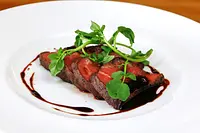 【VISON発酵祭】奥田政行シェフ×小倉ヒラクによる一夜限りの『三重の発酵美食夜会』